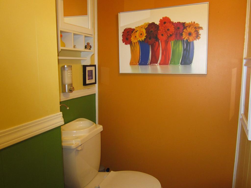 Beez Kneez Bakpakers Hostel Whitehorse Pokój zdjęcie